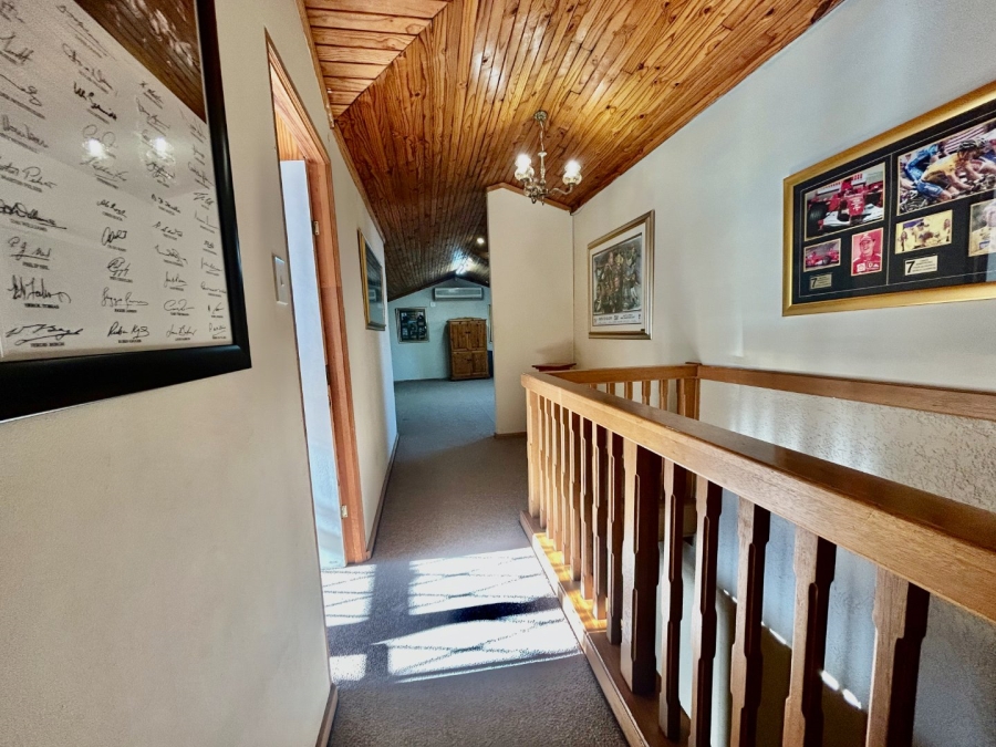 6 Bedroom Property for Sale in Schoemansville North West